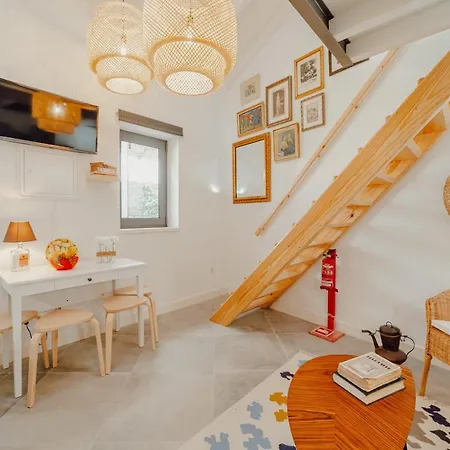 Design Iii By Homing Oporto